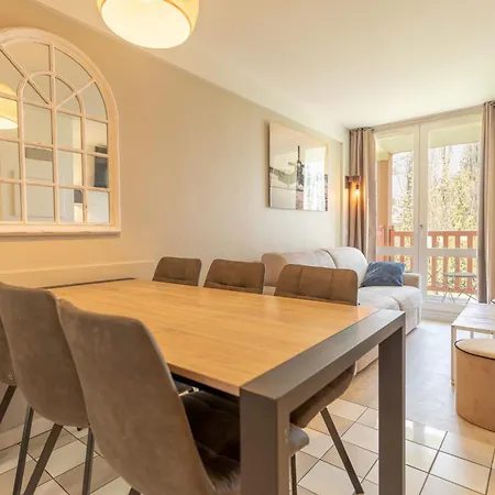 6-person Flat With Swimming Pool Tennis Court And Car Park 157 * Le Touquet